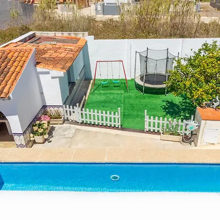 Holiday home Chalet Con Piscina Oliva